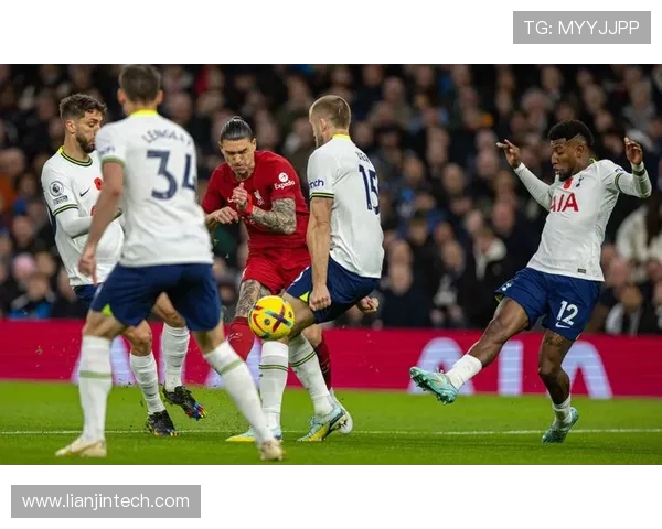 英超热刺崛起与足球球星卡革命引领新潮流