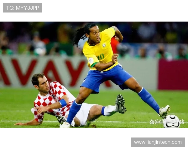 足球球星财富揭秘:究竟他们的收入和奢华生活有多惊人